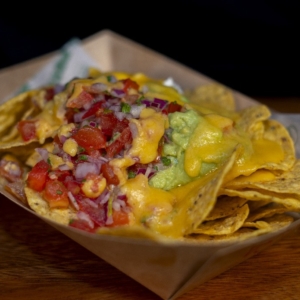 NACHOS GUACAMOLE
