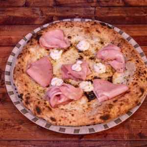PIZZA MORTADELLA CON PISTACIO